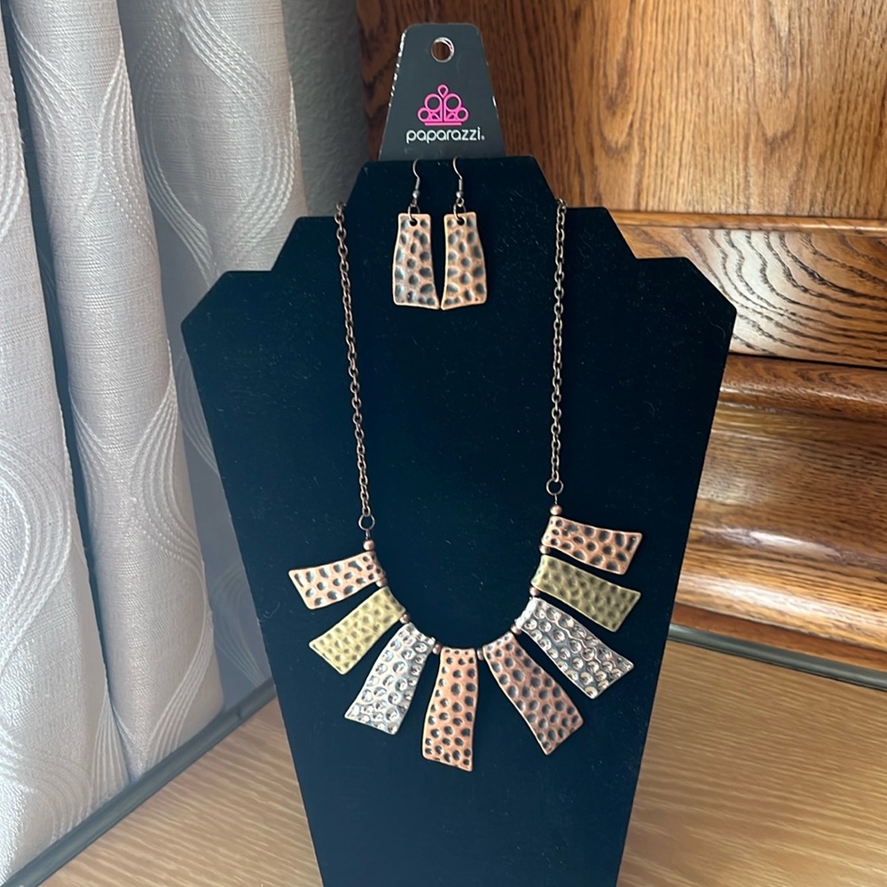 Tri-color hammered metal necklace with matching pierced earrings